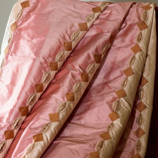 Ткань розово-бежевого цвета под шелк F4326-02